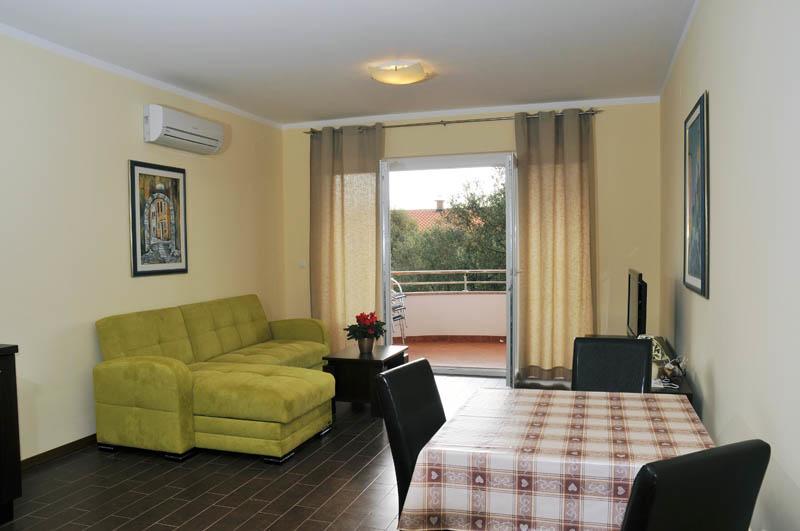 Apartments Bella Vista Krk Town Buitenkant foto